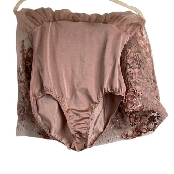 Curtain Call-Dancers Performance Dress Costume Style Eyes Open - Picture 6 of 7